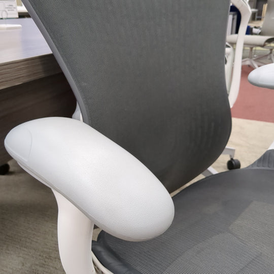 Herman Miller Mirra Chair - Product Photo 5