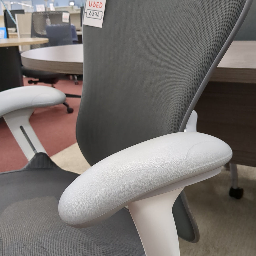 Herman Miller Mirra Chair - Product Photo 3