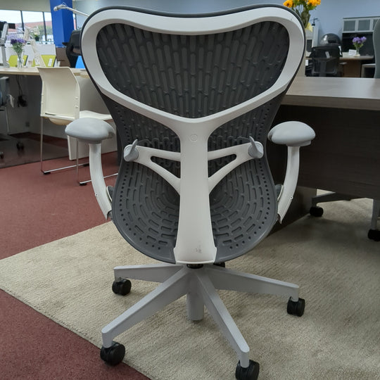 Herman Miller Mirra Chair - Product Photo 4