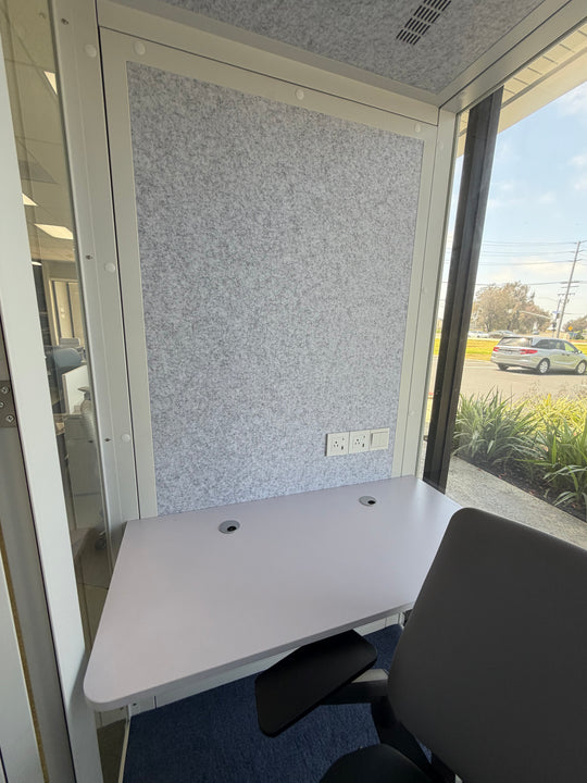 Streaming Pod / Soundproof Privacy Booth – Modern Office Enclosure