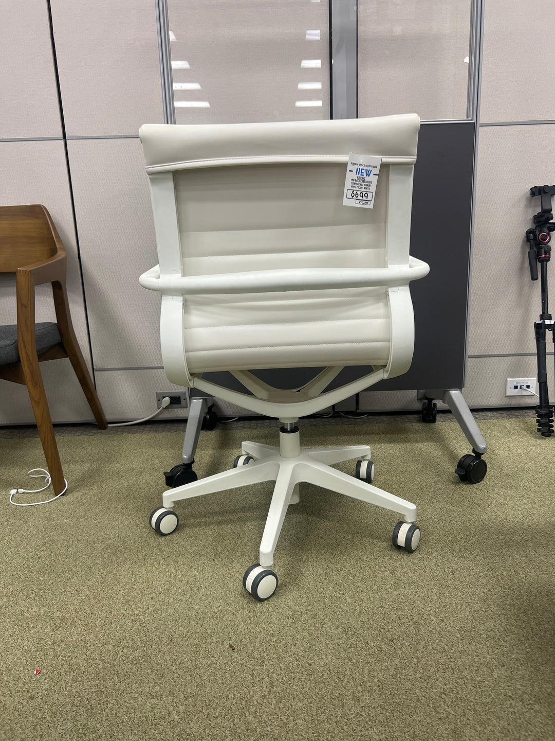 Kinetic Mid Back Conference Chair - Product Photo 3