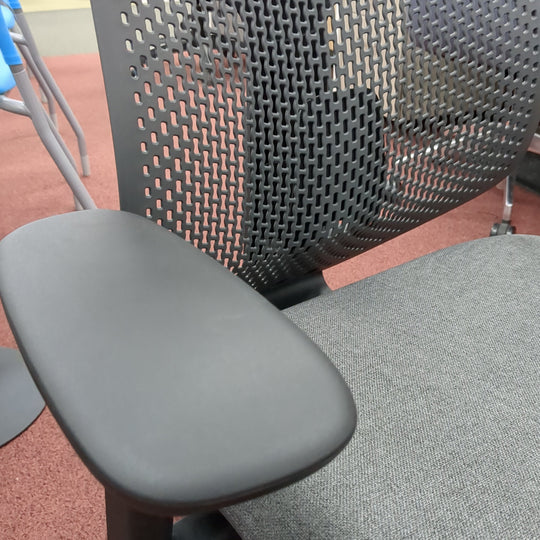 Used Herman Miller Verus - Product Photo 3