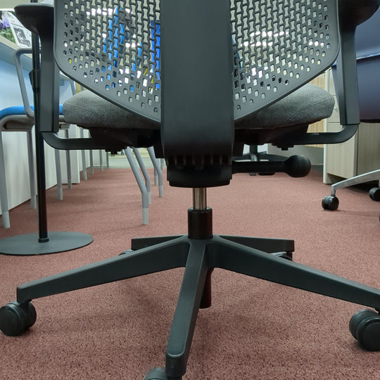 Used Herman Miller Verus - Product Photo 6