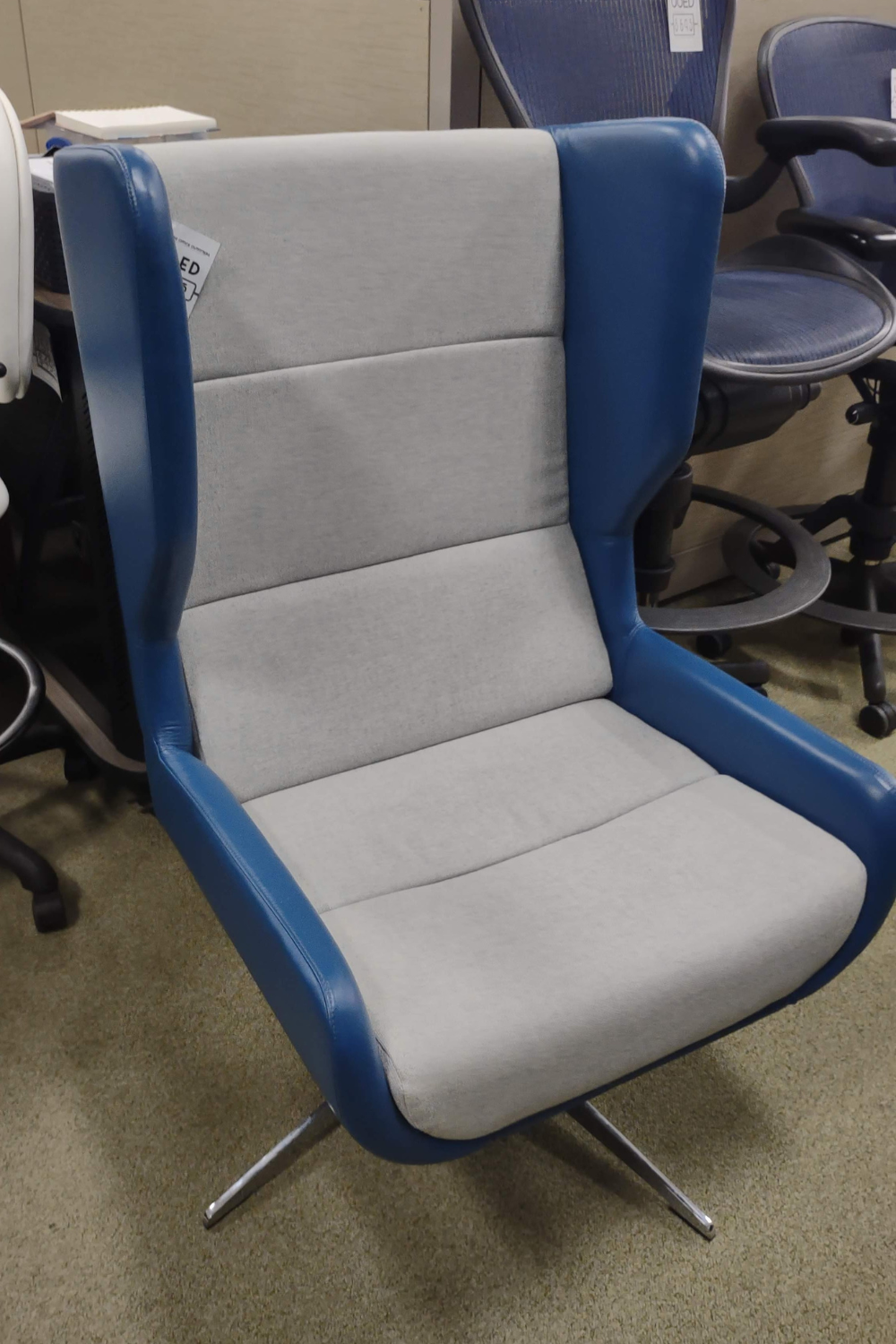USED Lounge Executive Trend High Back Chair with Blue Leather and gray Fabric