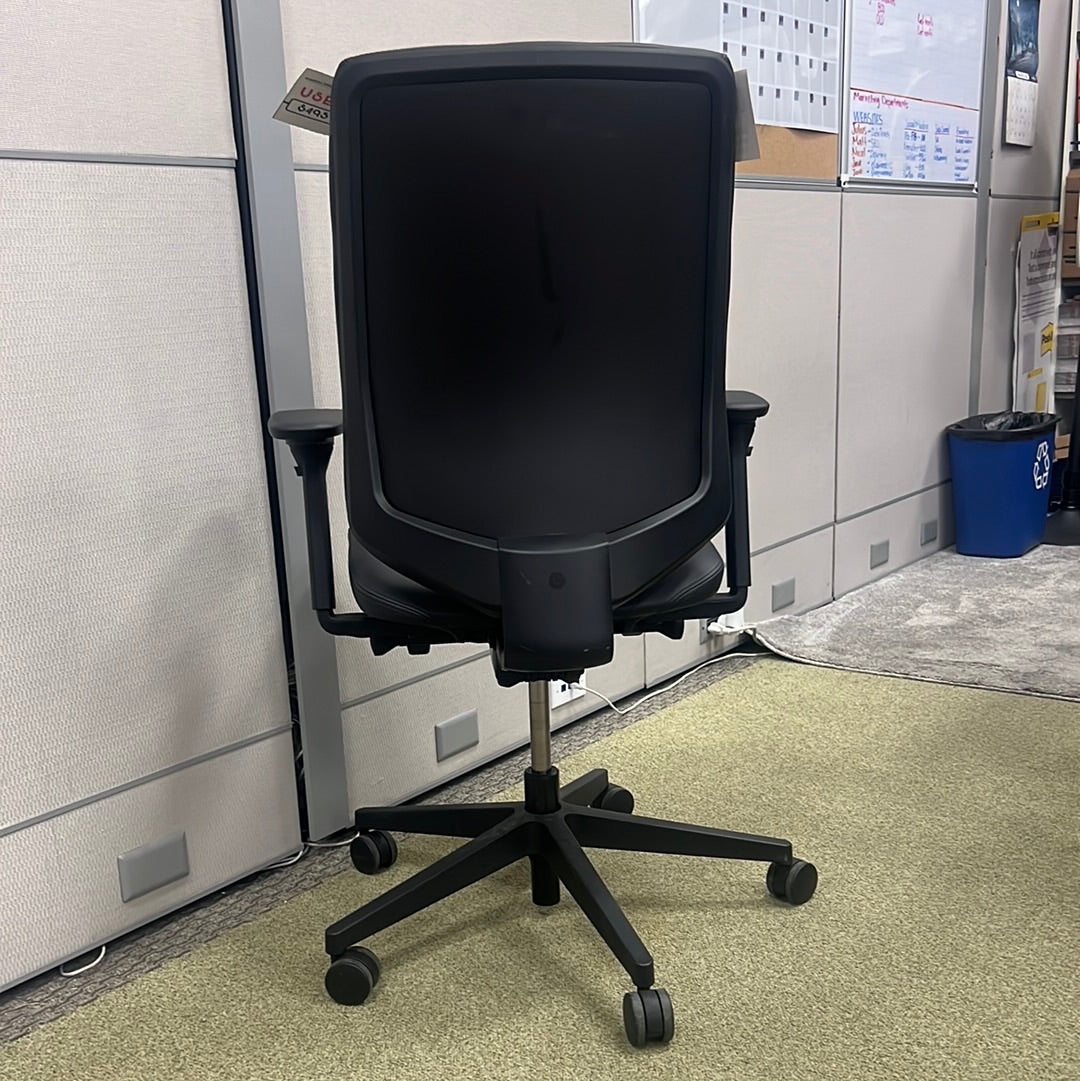 Herman Miller Verus Chair - Product Photo 3