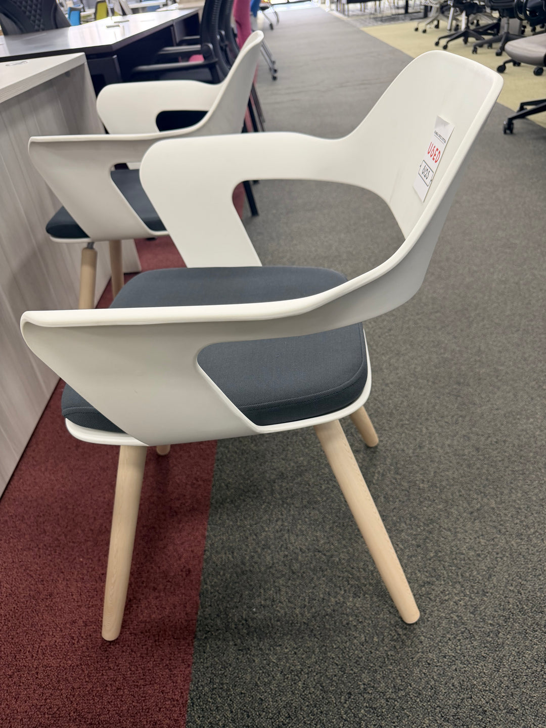 idesk guest chair