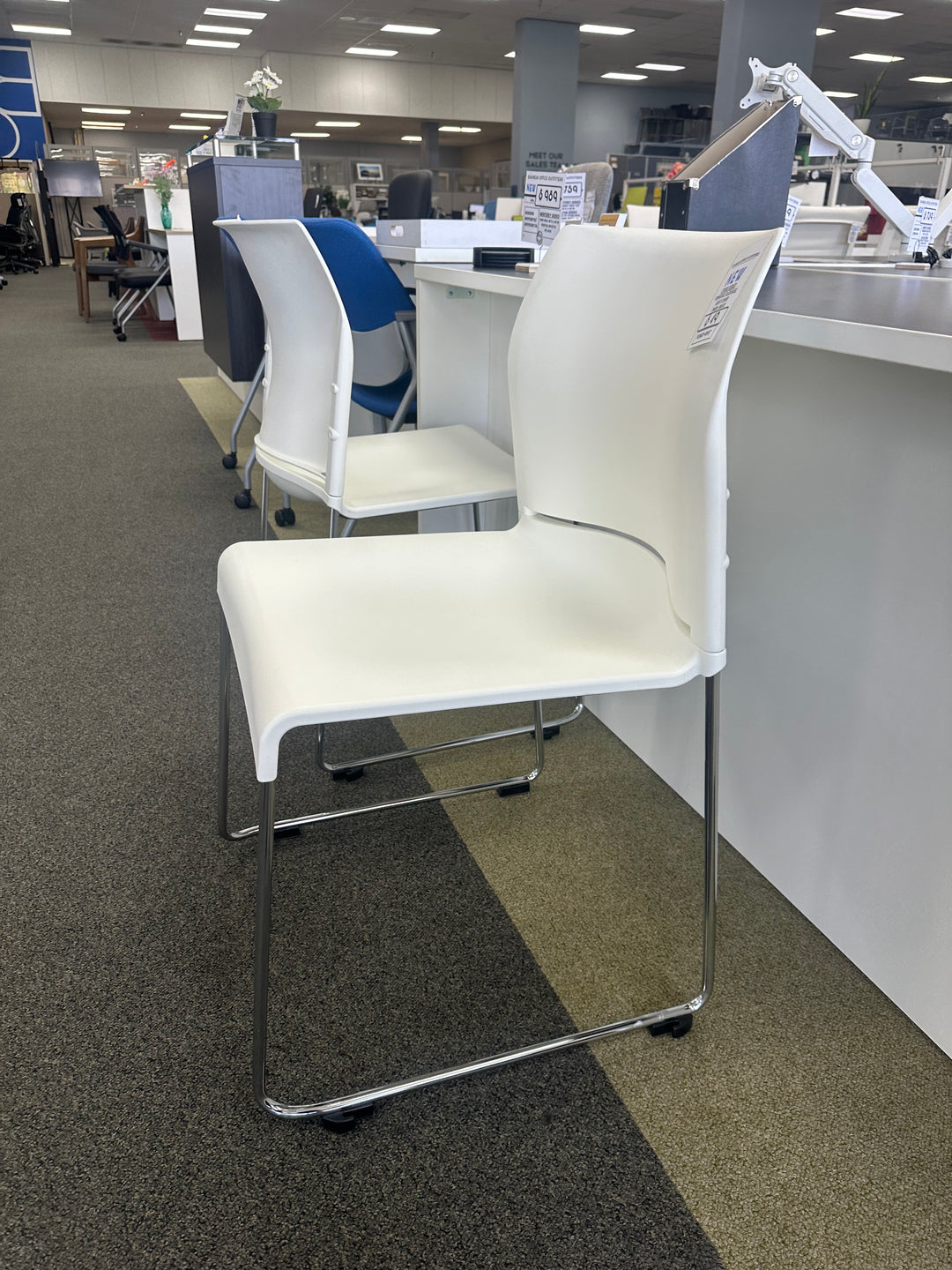 Idesk sled base chair