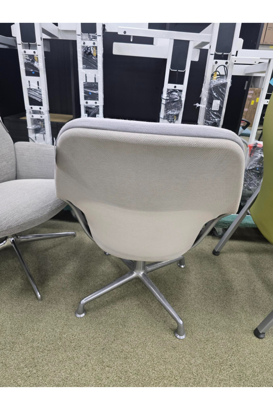Pre-Owned STEELCASE SW-1 Lounge Chair $100