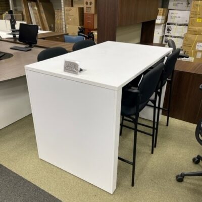 Community Table With Power