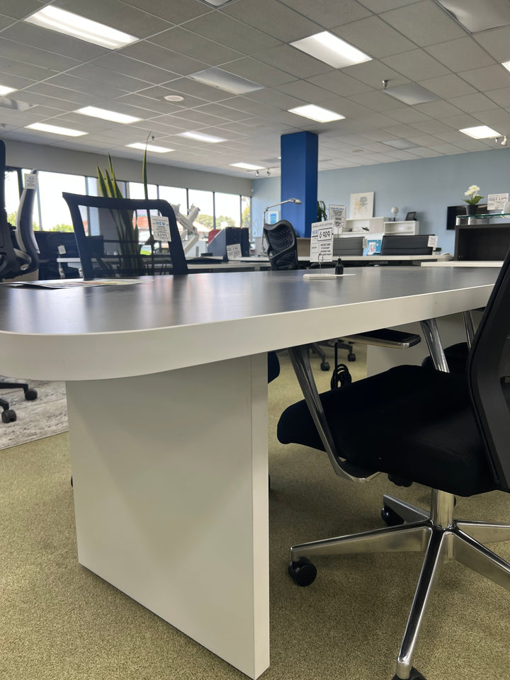 Maverick Desks & Office Furniture | CA Office Liquidators