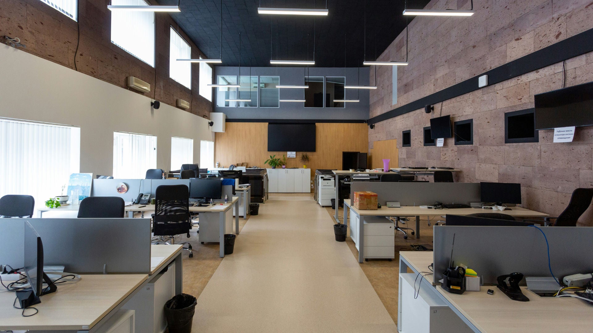 Office Furniture Liquidators Los Angeles, Orange County & All of CA